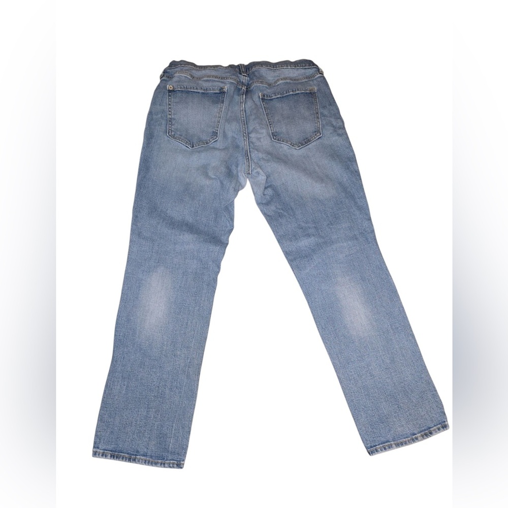 Mid-Rise Wow Boyfriend Straight Destressed Jeans